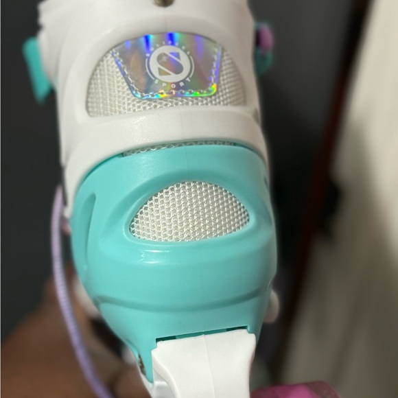 Girls Roller Skates - Rainbow Unicorn Adjustable Light up Roller Skates - Picture 8 of 10